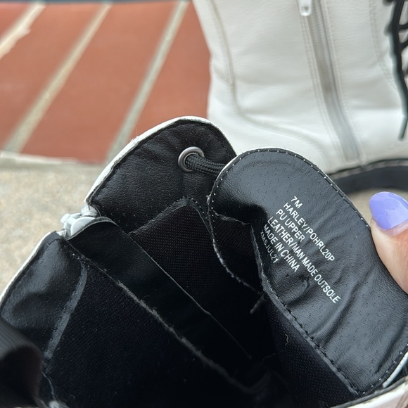 🤍 White Combat Boots - Picture 10 of 10